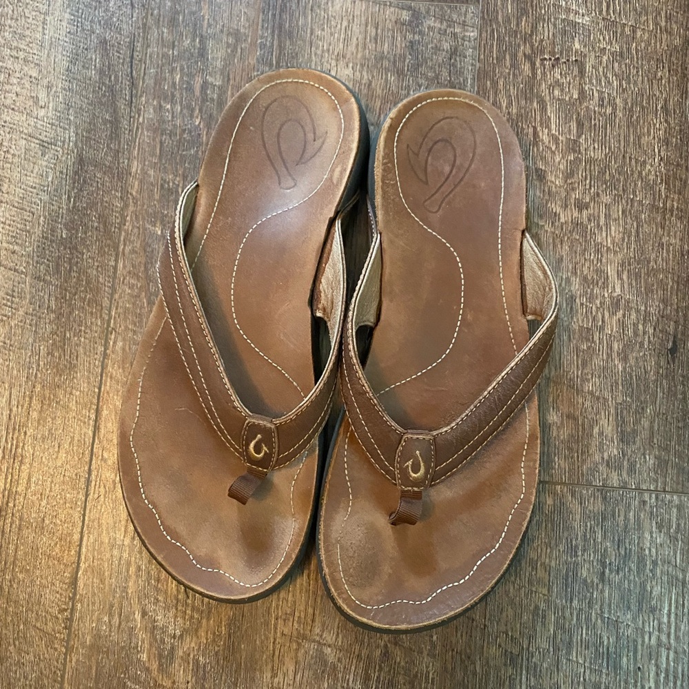 OluKai Brown Leather Thongs Sandals